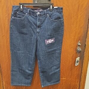 New Gloria Vanderbilt Size 18 Capri Dark Blue Women's Jeans